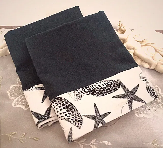 COUNTRY COTTAGE SET OF TWO SOLID BLACK & SEASHELL BORDERED PILLOWCASES - NEW