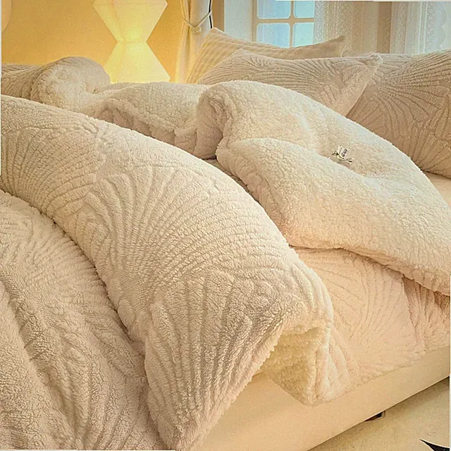 Cozy Seashell Jacquard King Comforter Set with 2 Pillowcases - Ivory White