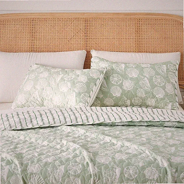 Green Seashell Quilt - Emerald Bay